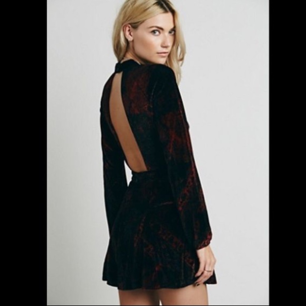 Free People Sz 6 velvet romper tapestry print
